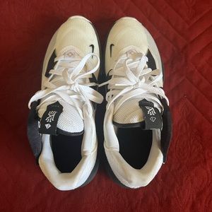 Nike Kyrie Low 5 Men's White/Metallic Gold-Black